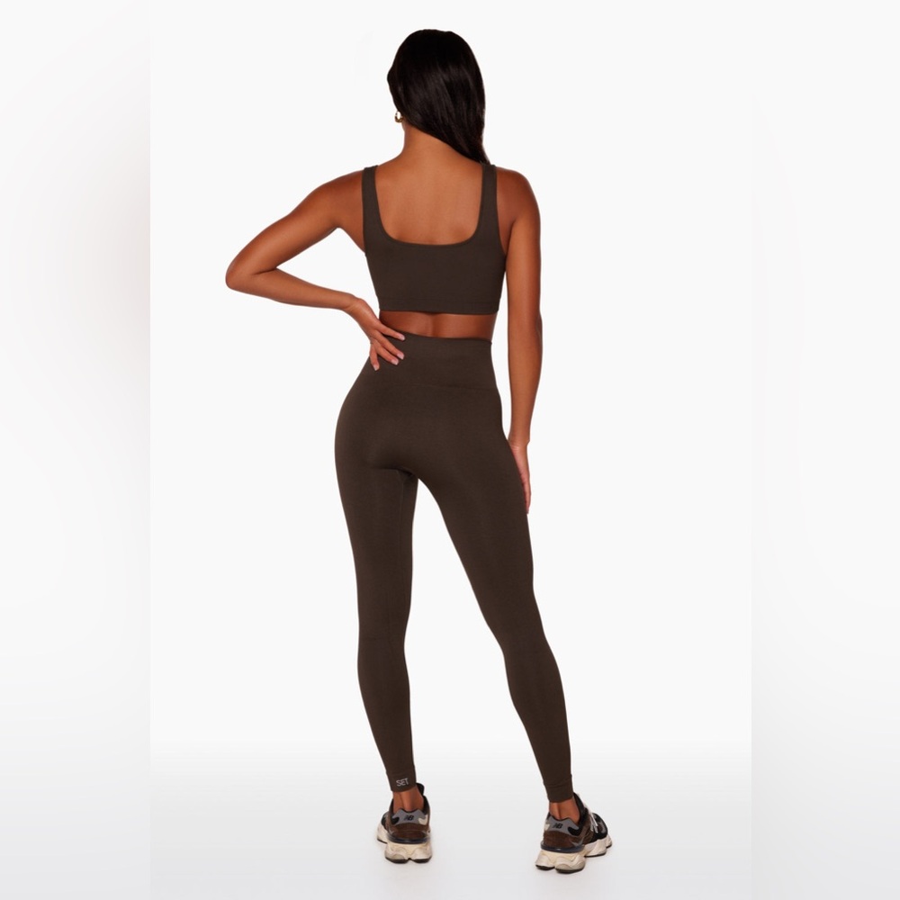 SET Active 2-Piece SCULPTFLEX® Matching Power Box Cut Bra & Leggings Workout Set - Picture 6 of 16